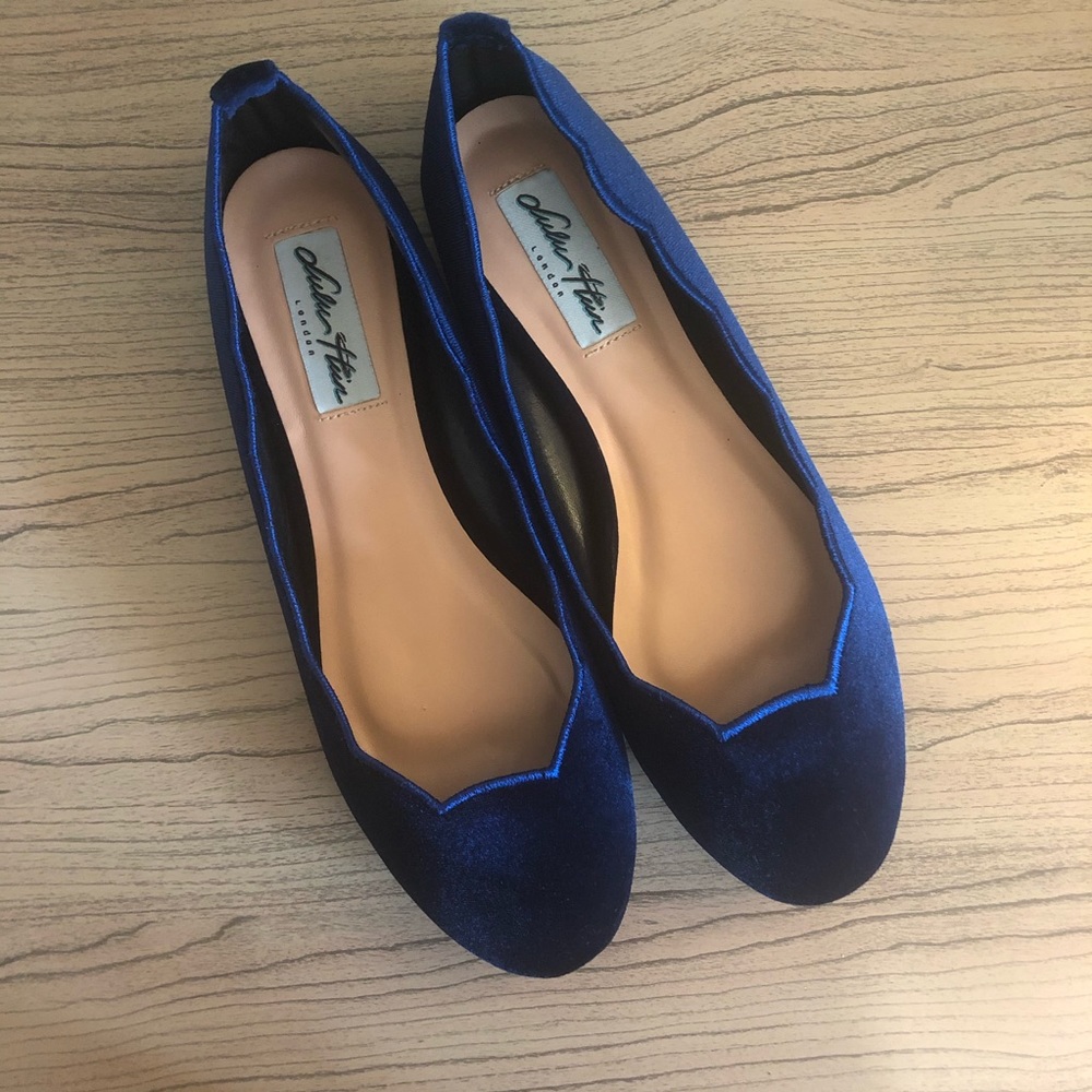ModCloth Blue Velvet Scalloped Flats NWOT